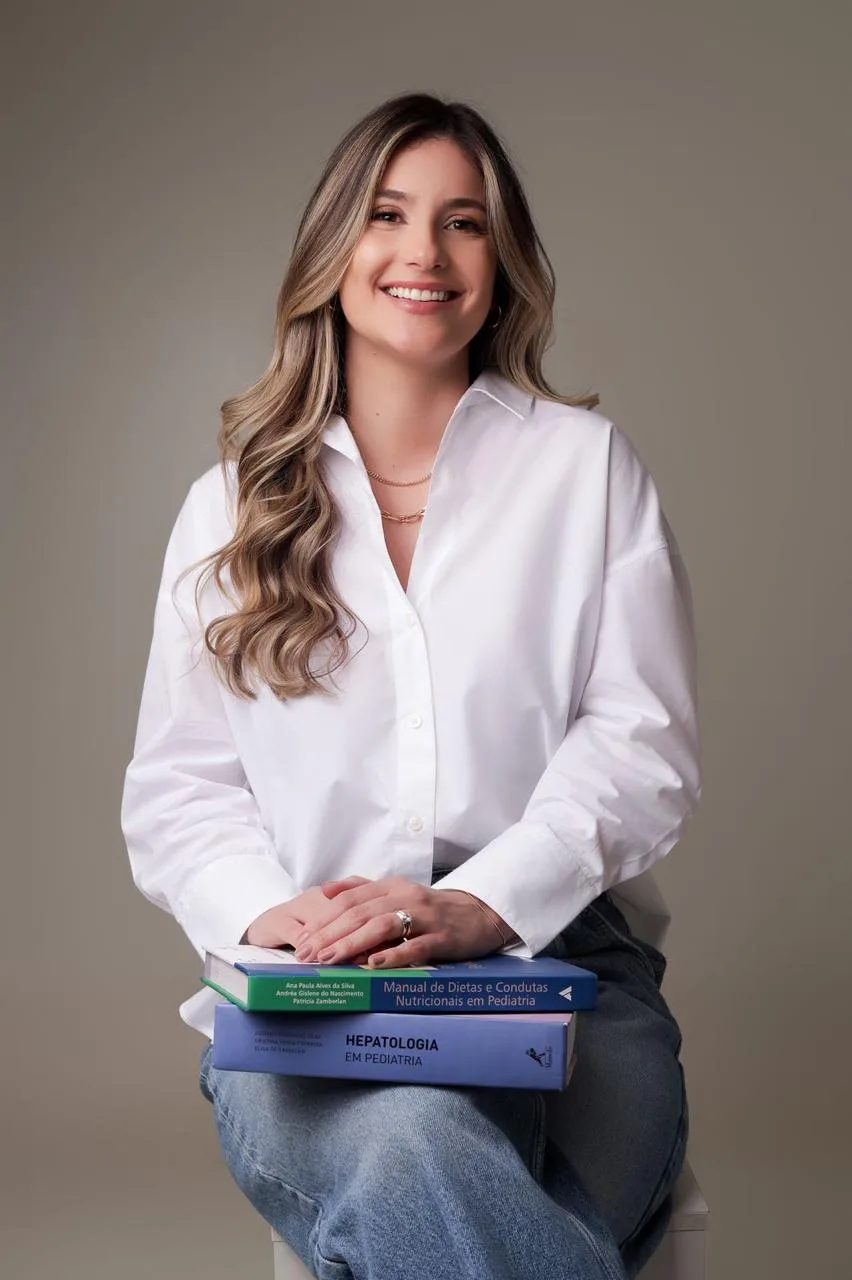 Dra. Melina de Paula Ribeiro